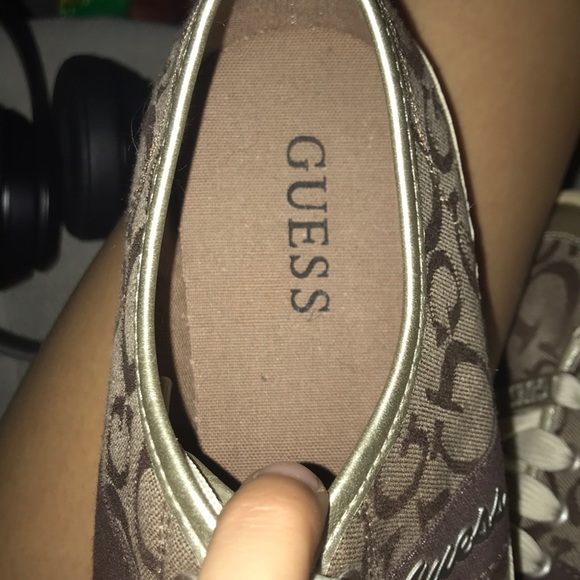 GUESS TENNIS SHOES - Picture 4 of 4